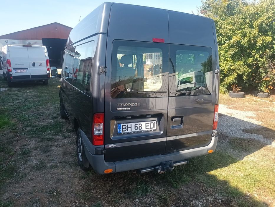 Ford Transit 2,2 tdci cu 4+2 locuri, autoturism cu Lift pentru pers. cu disabilitati.