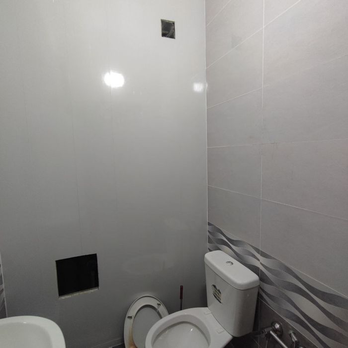 Чоштепада  квартира Срочна сотилади. 2/5/9 (72м²)