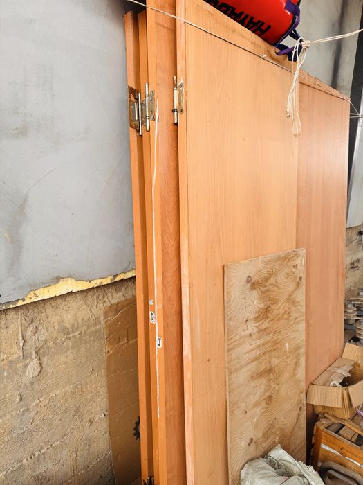 Продам двери. Есіктер сатылады