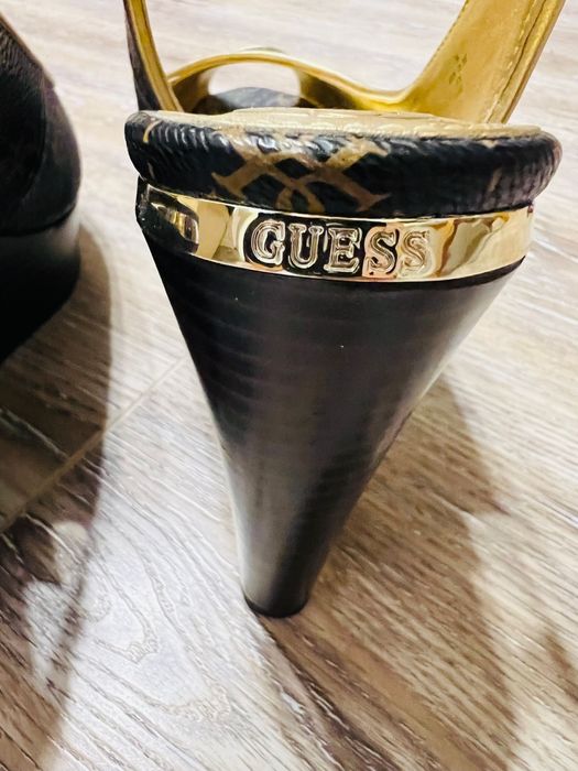 Sandale cu platforma Guess marimea 36 noi