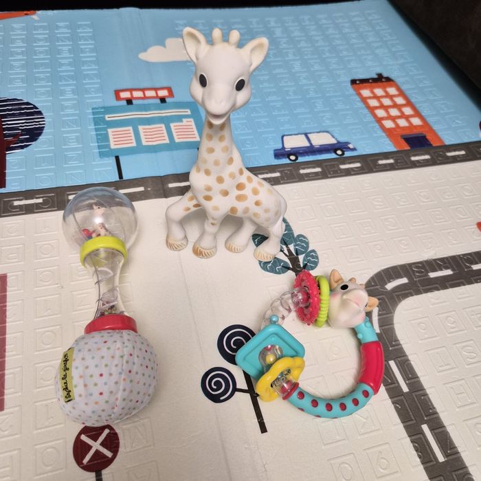 Жирафчето Софи и дрънкалки