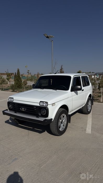 Niva 4x4 sotiladi