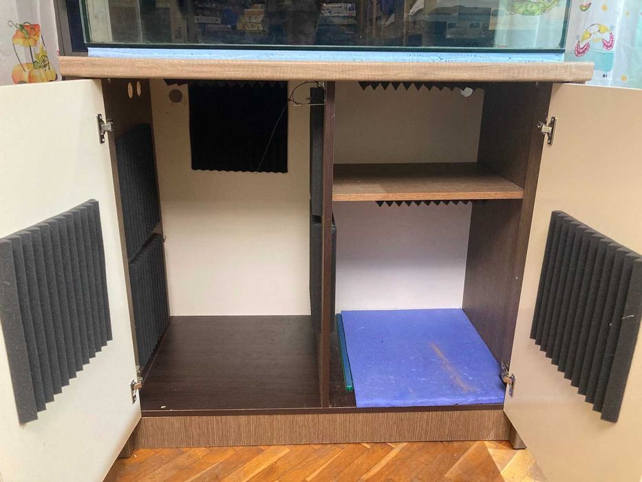 Продавам аквариум 245л (110х45х50) + шкаф и оборудване