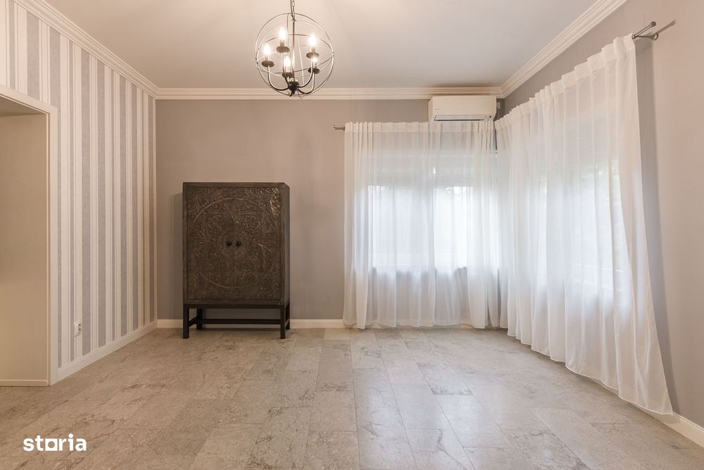 Apartament modern in vila, curte proprie, garaj, Centru