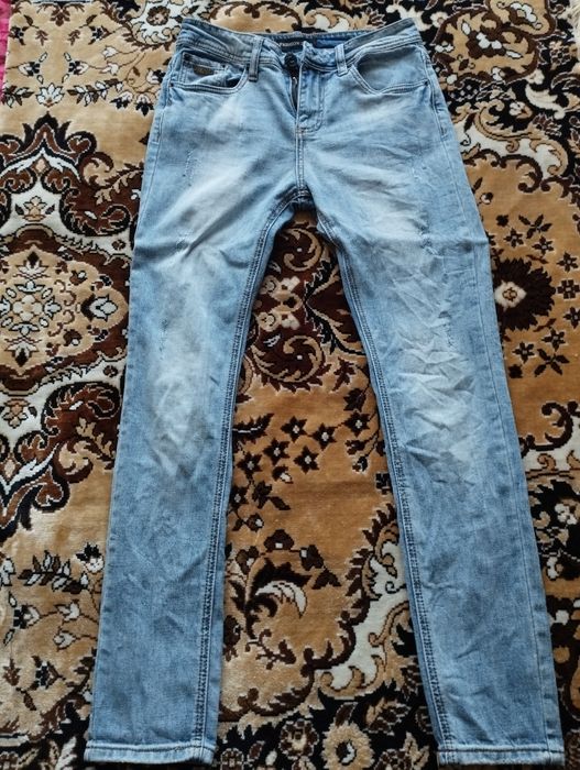 Продам джинсы р 42