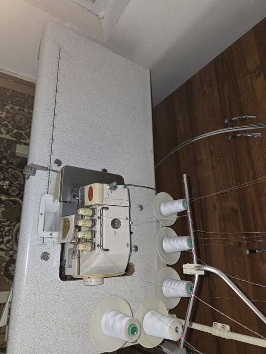 Tikuv mashinasi, overlok 5 ipli firma juita