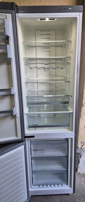 Хладилник с фризер "Bosch" NoFrost,355л.