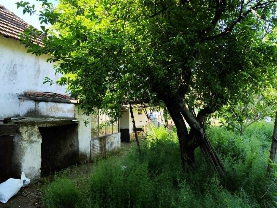 Къща с голям двор, село Лехчево