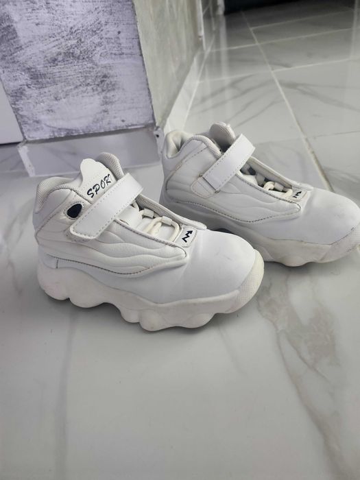 Donez jucarii si incaltaminte 28/29