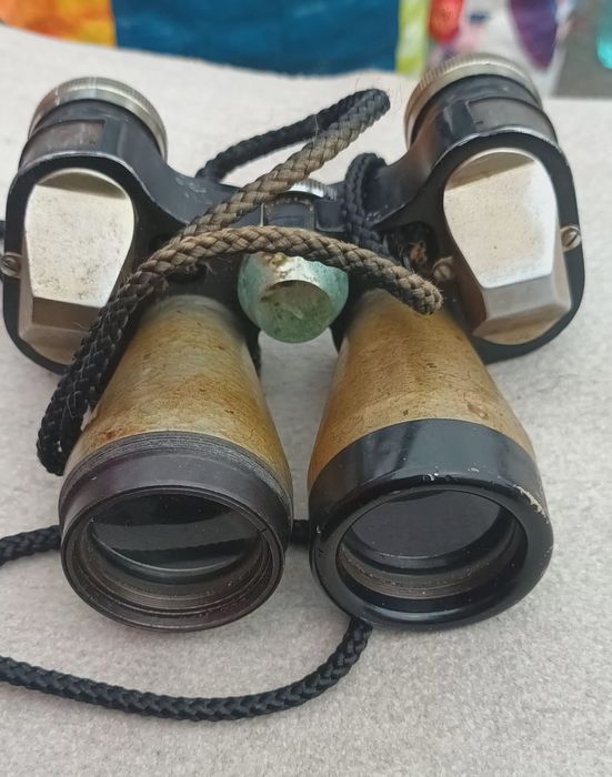 Binoclu vechi de colecție și oglinda veche și pistol de colecție patent Bear Gerber