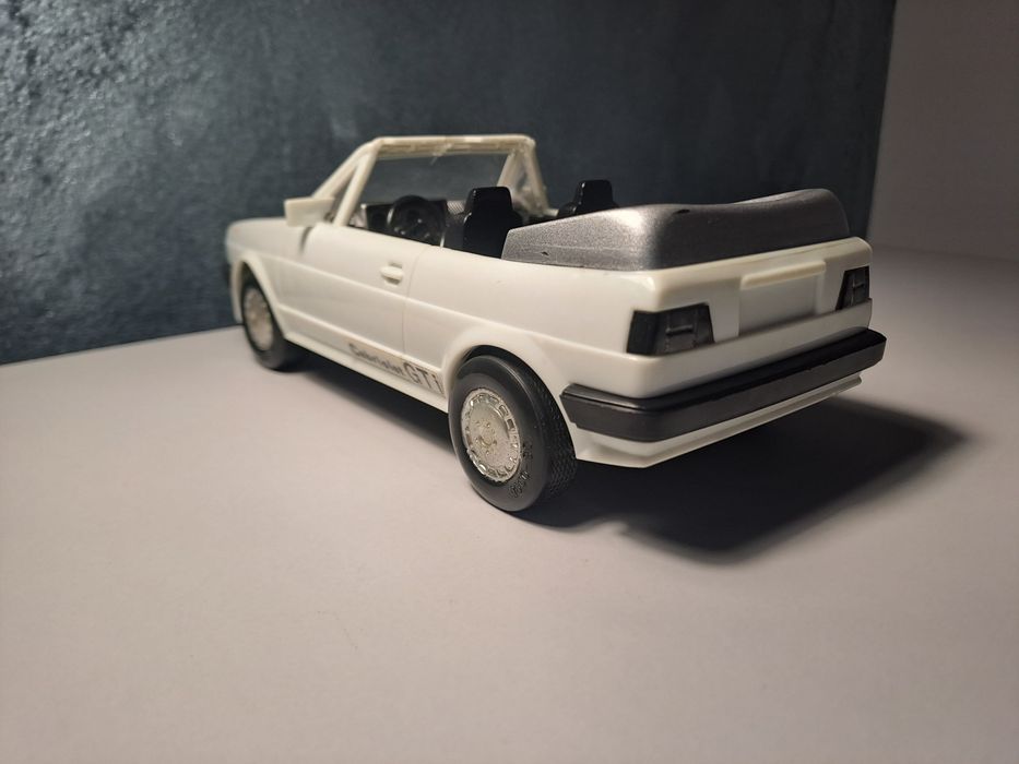 Machetă VW Golf GTI Cabrio 1:24 – Vintage anii '80 – Stare impecabilă, cu fricțiune
