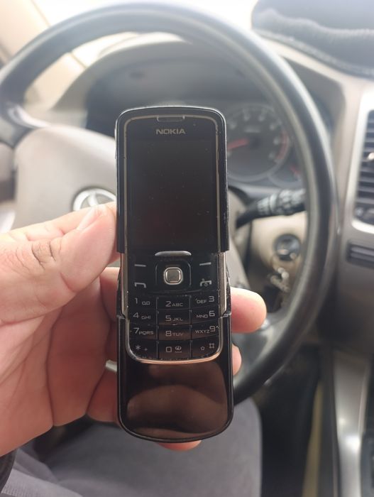 Нокия 8600 Луна в отличном состоянии.