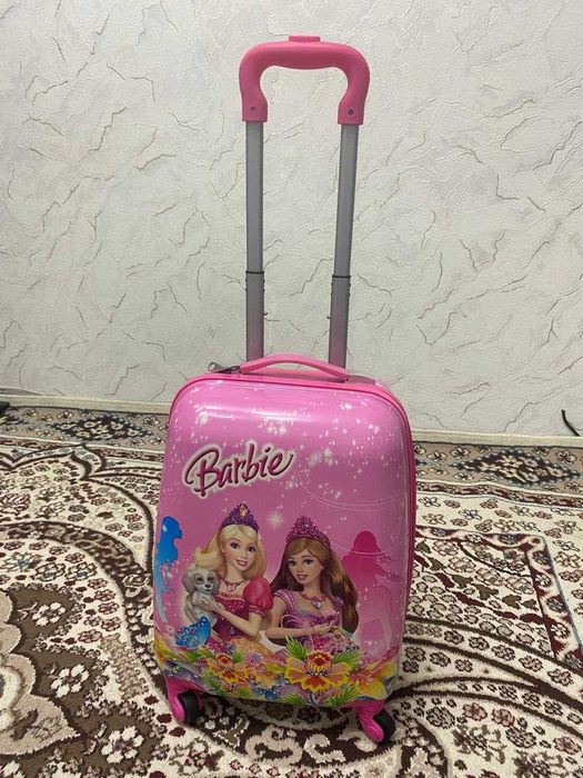 продам детский чемодан.