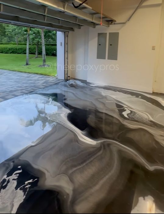 Эпоксидные полы с разводами