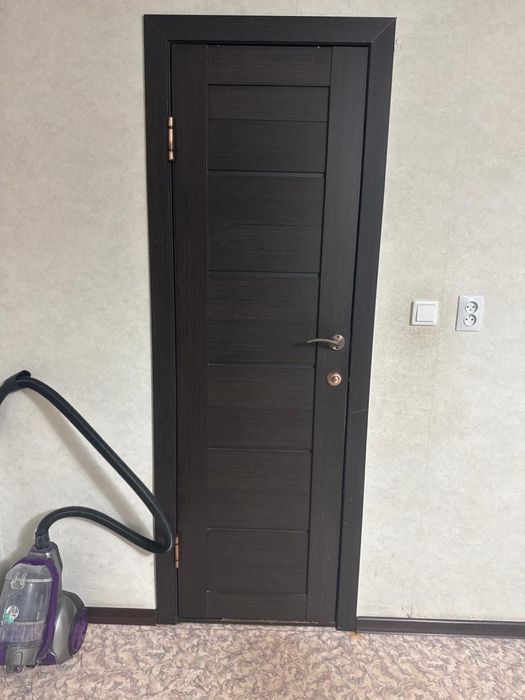 Меж ком двери есіктер