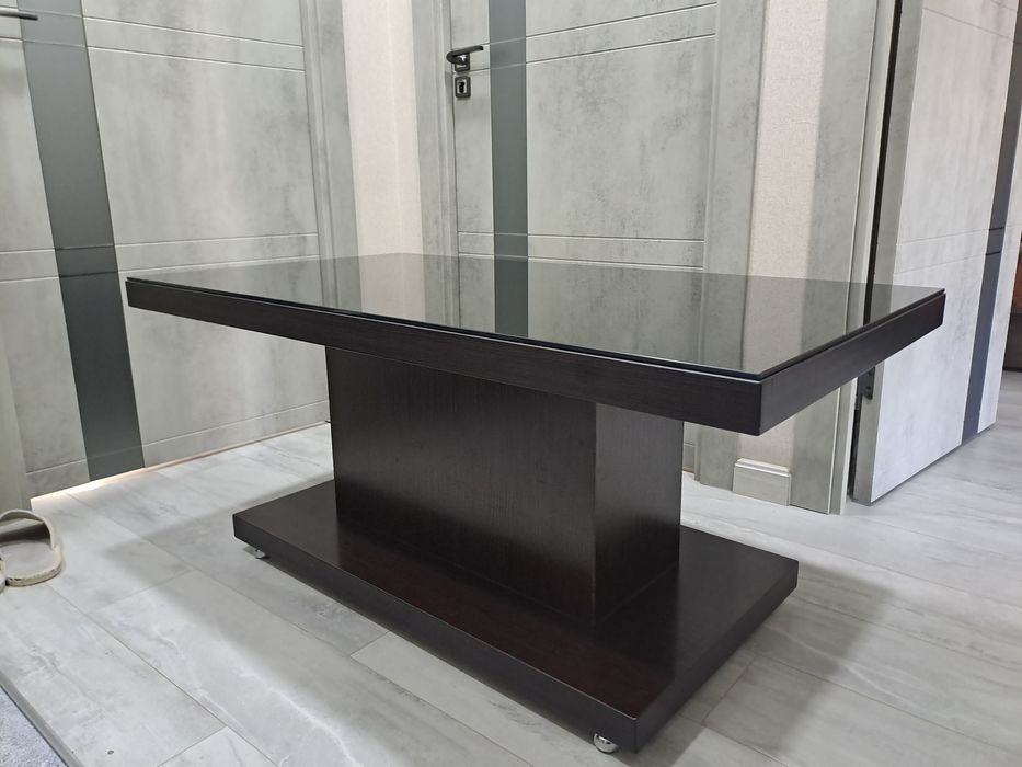 Продаётся журнальный стол