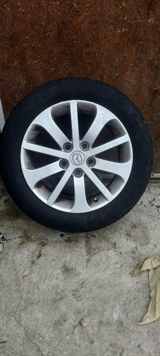 Vând jante originale mazda