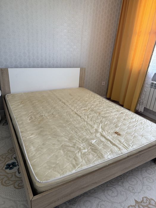 Спальный кровать