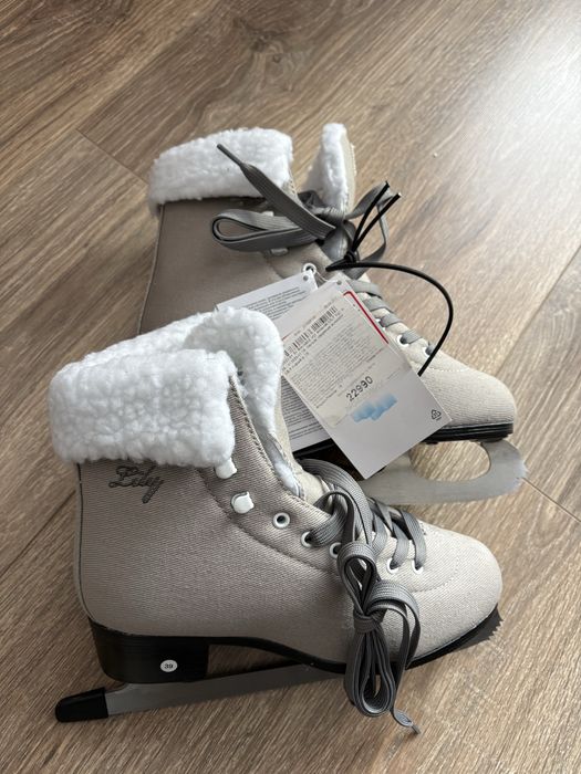 Коньки женские,новые ,39 размер