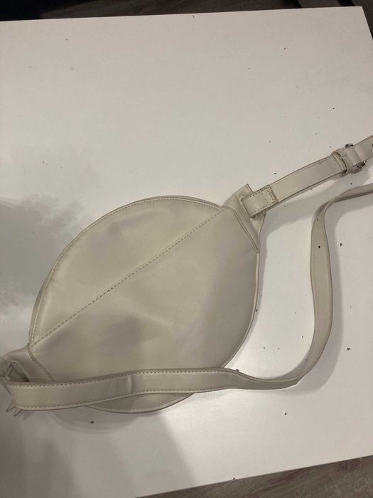 ПОДАРЯВАМ дамска чанта