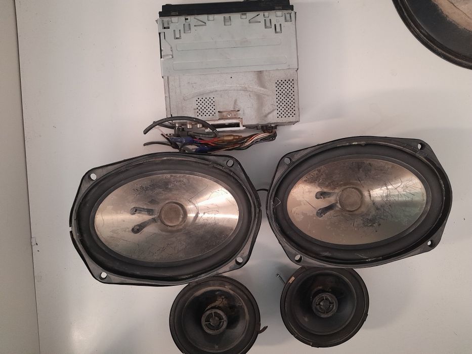 Продам JVC мафон и калонка вместе могнитолла