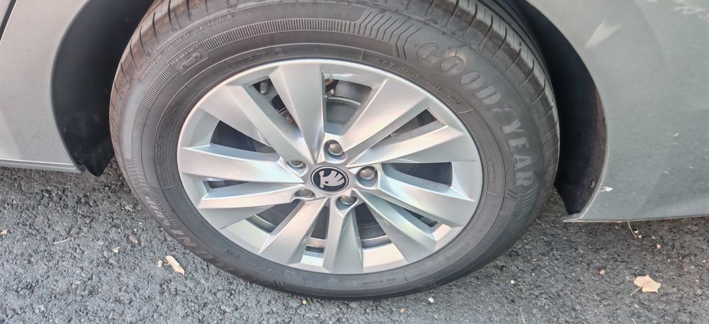 Anvelope vara 205 60 16 goodyear noi