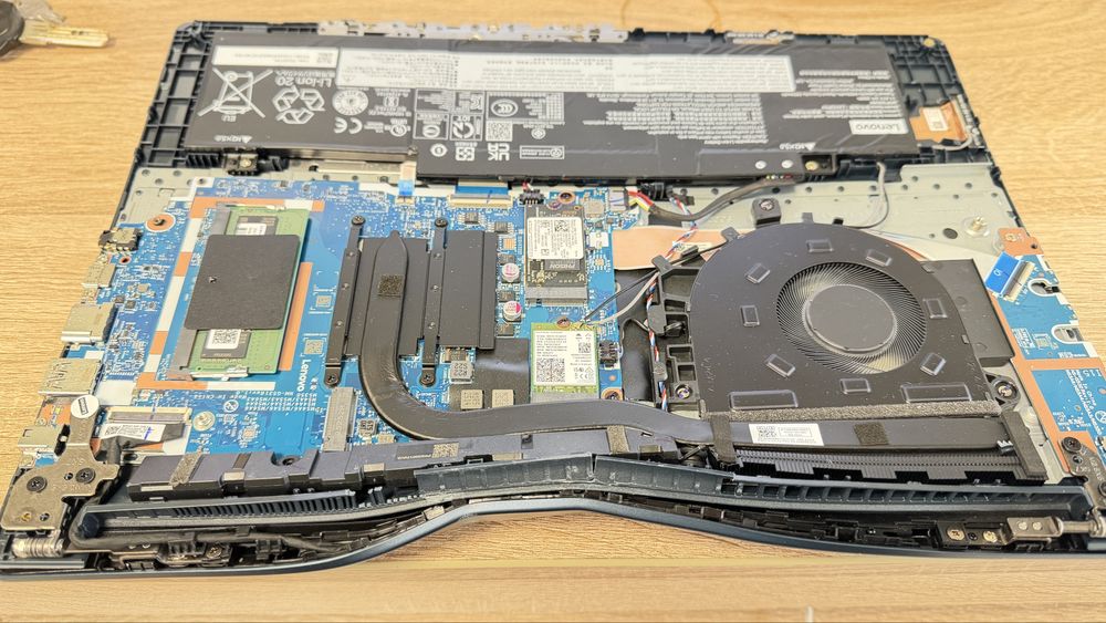 Laptop Lenovo pentru piese