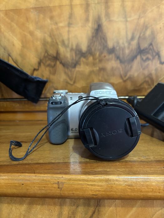 Фотоапарат Sony.