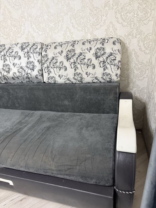 Диван в хорошем состоянии