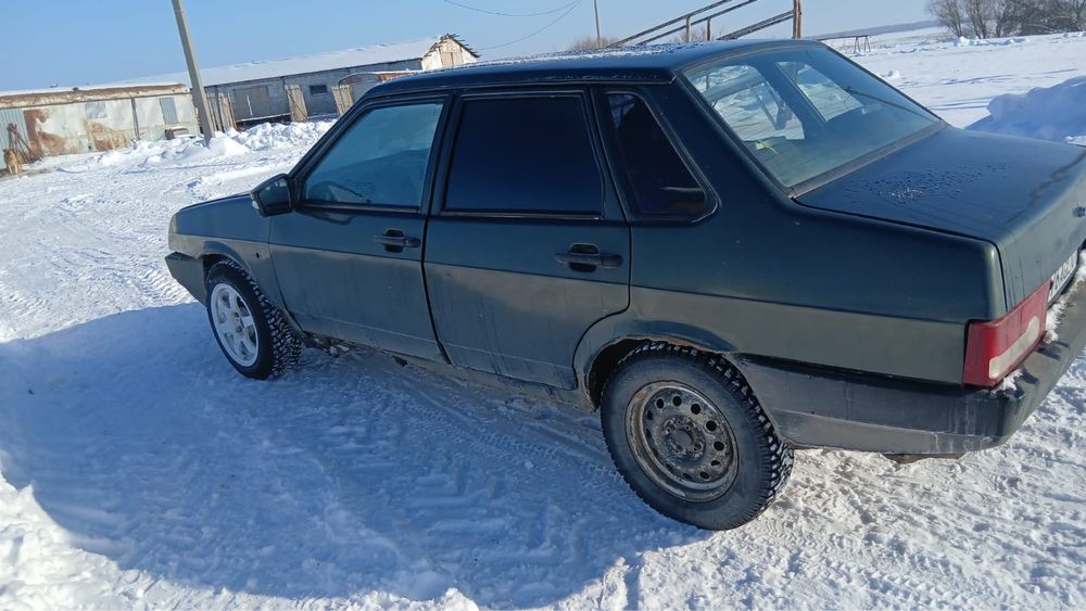 Продам машину ваз 21099