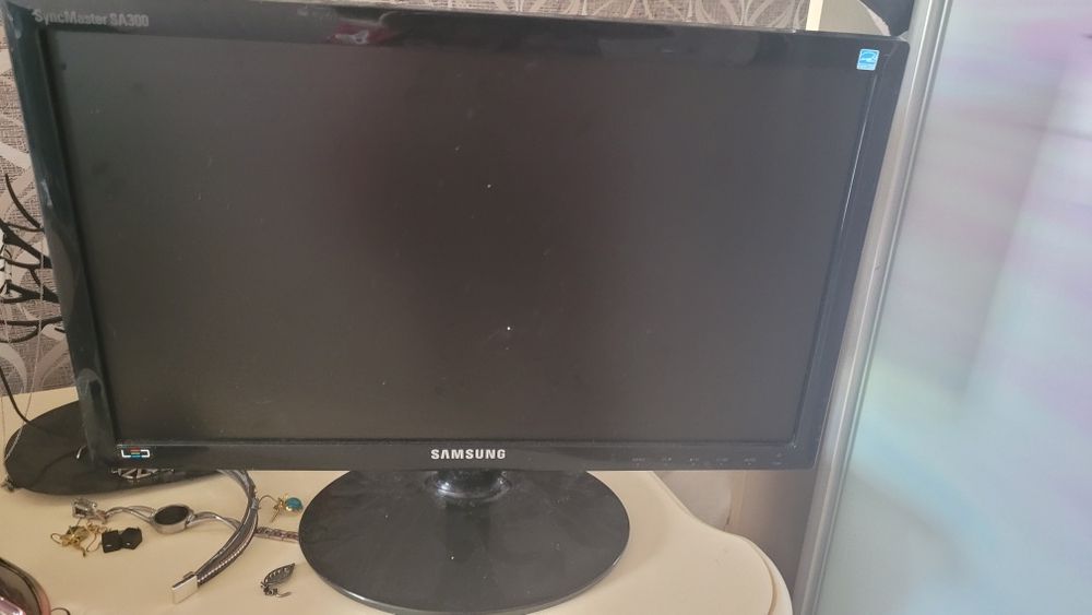 Монитор продаётся