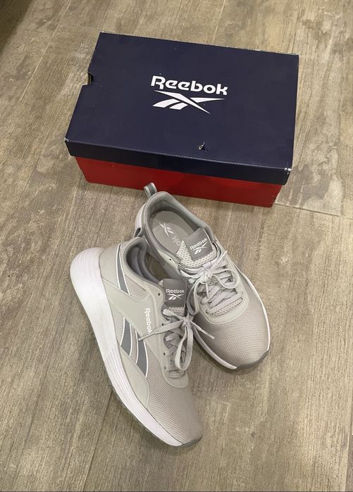 Reebok р37 оригинал кроссовки летние