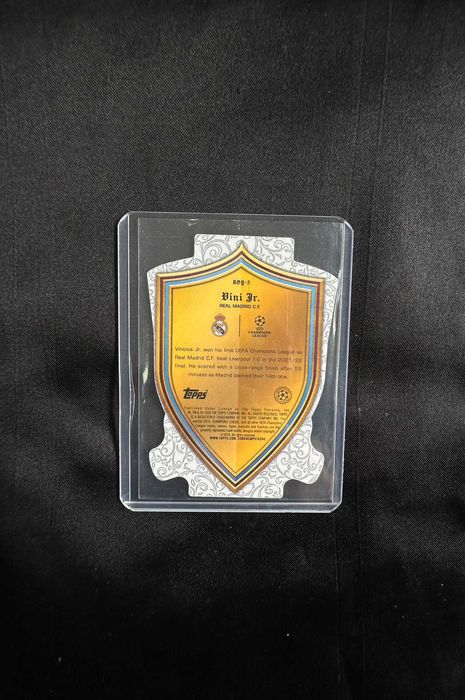 Vinícius Jr. Real Madrid Topps UEFA Champions League 2024/25 – Shield Die-Cut Inset