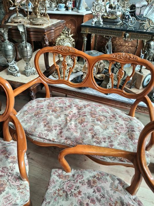 Диванче с кресла