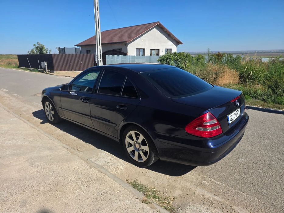 Mercedes-Benz E Înmatriculat in RO, revizii si mentenanță la zi, proprietar