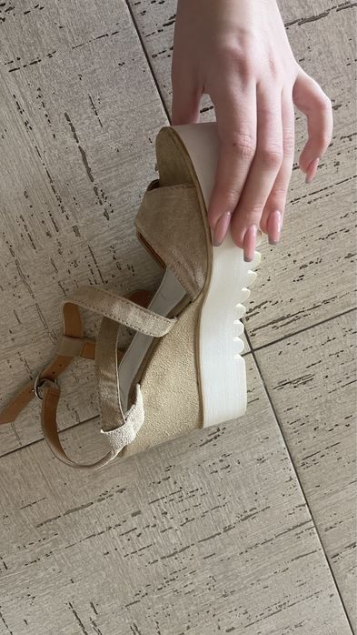 Sandale Bata, marimea 37