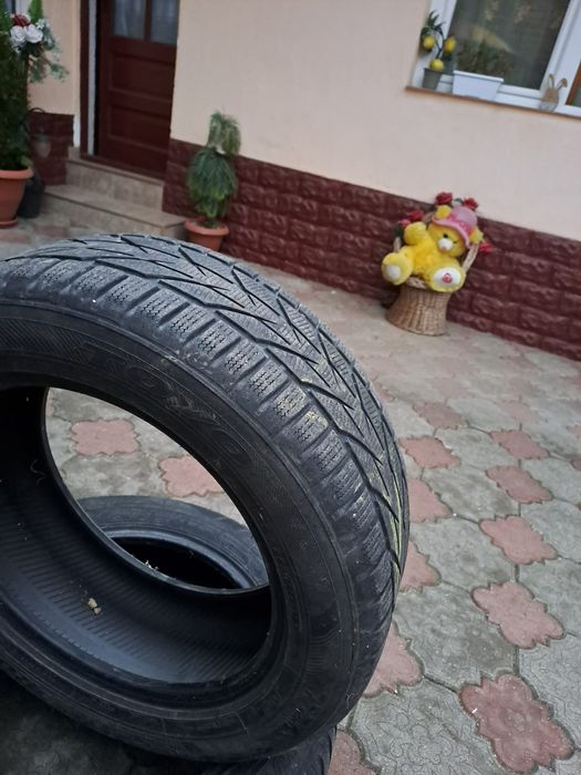 Vând cauciucuri 235 55 17