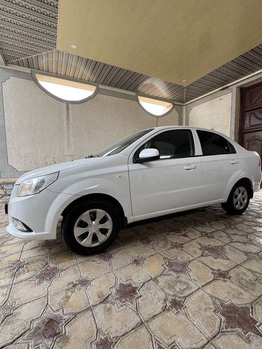 Автомобиль Сотилади