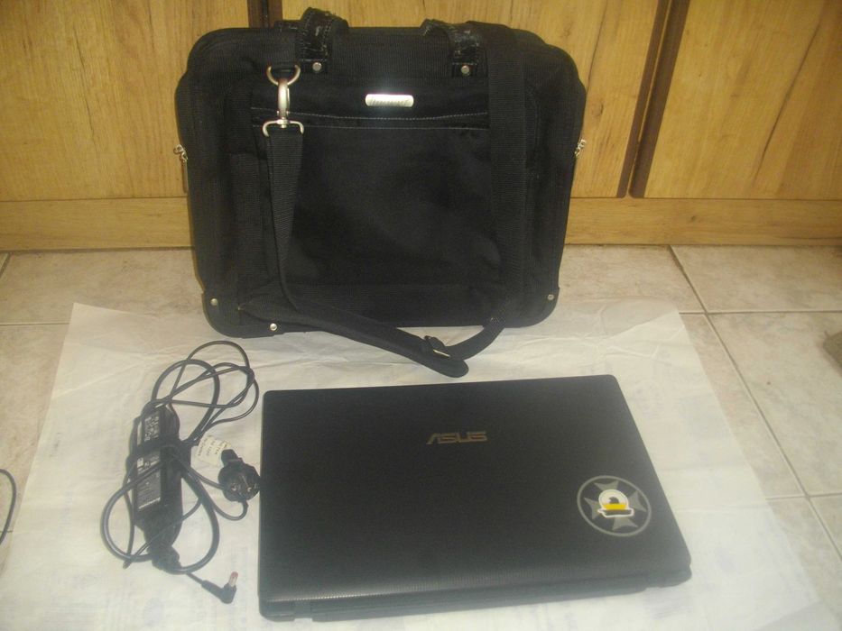15,6" ASUS X54C-Intel Celeron 1,60MHz-2GB RAM-320GB HD-Лаптоп-С Чанта