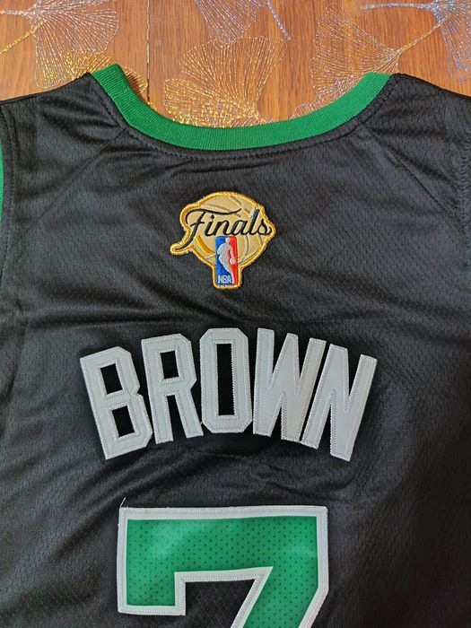 Maiou de baschet cu Jaylen Brown (disponibil)