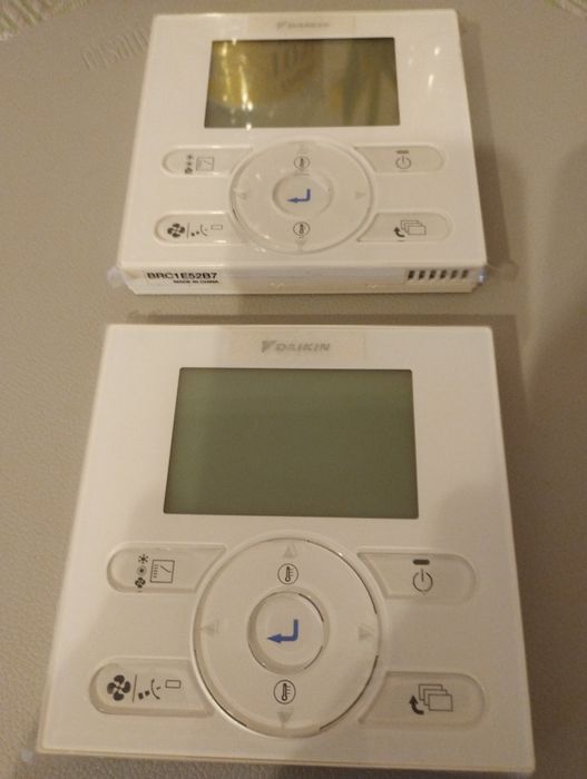 2 telecomenzi cu fir aparat de aer conditionat Daikin BRC072