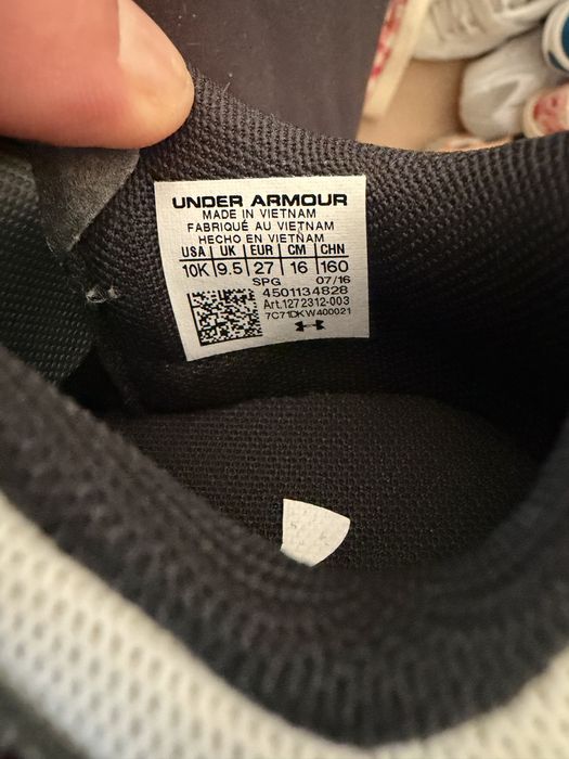 Чисто нови детски бутонки Under Armour