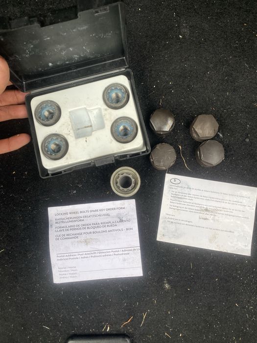 Резервна гума тип патерица Opel Insignia 2011