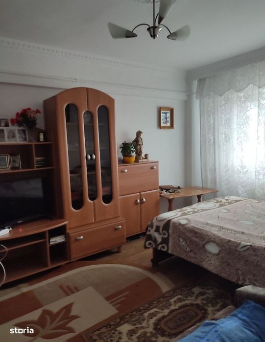 Zamca-Apartament 2 camere decomandat,centrala,69000Euro