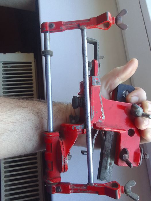 Dispozitiv ascuțit lanț