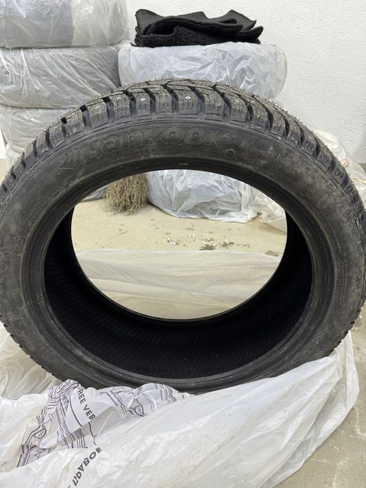 Продам новые шипованные шины