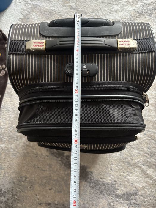 Продам тканевый чемодан б/у