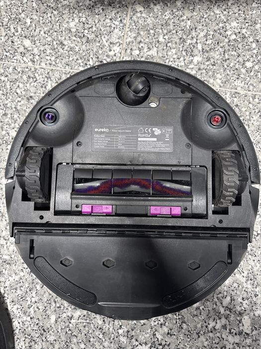 Aspirator robot eureka ner E10s stricat