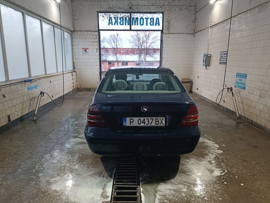 Меецедес C 220 143коня