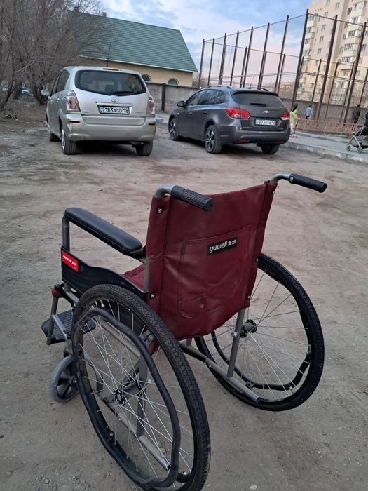 Продам инвалидную коляску район цемпоселка
